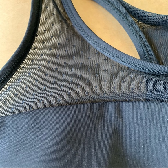 Lululemon Move Bra - Picture 5 of 7